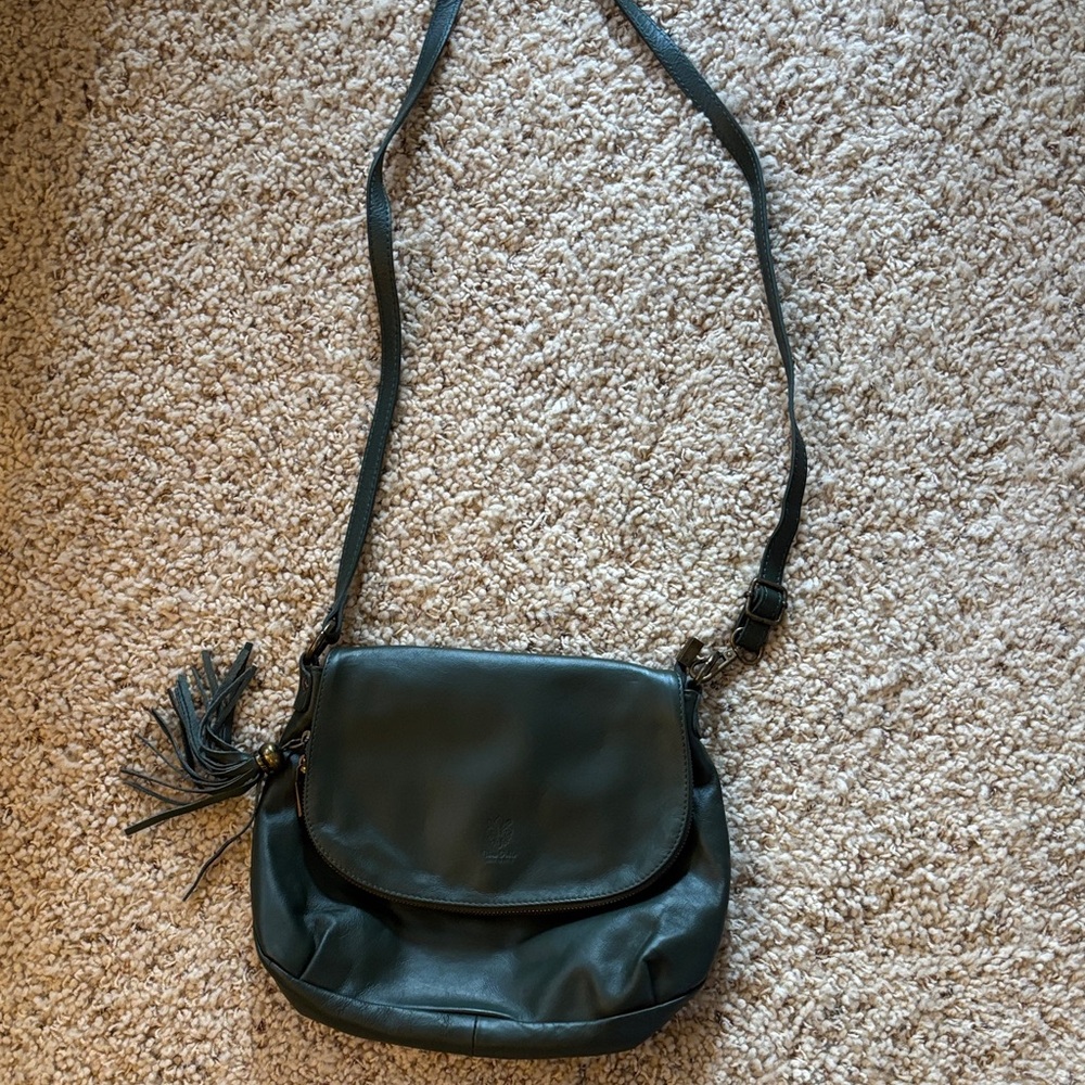 Elegant dark green Leather Crossbody Bag from florence italy NWOT